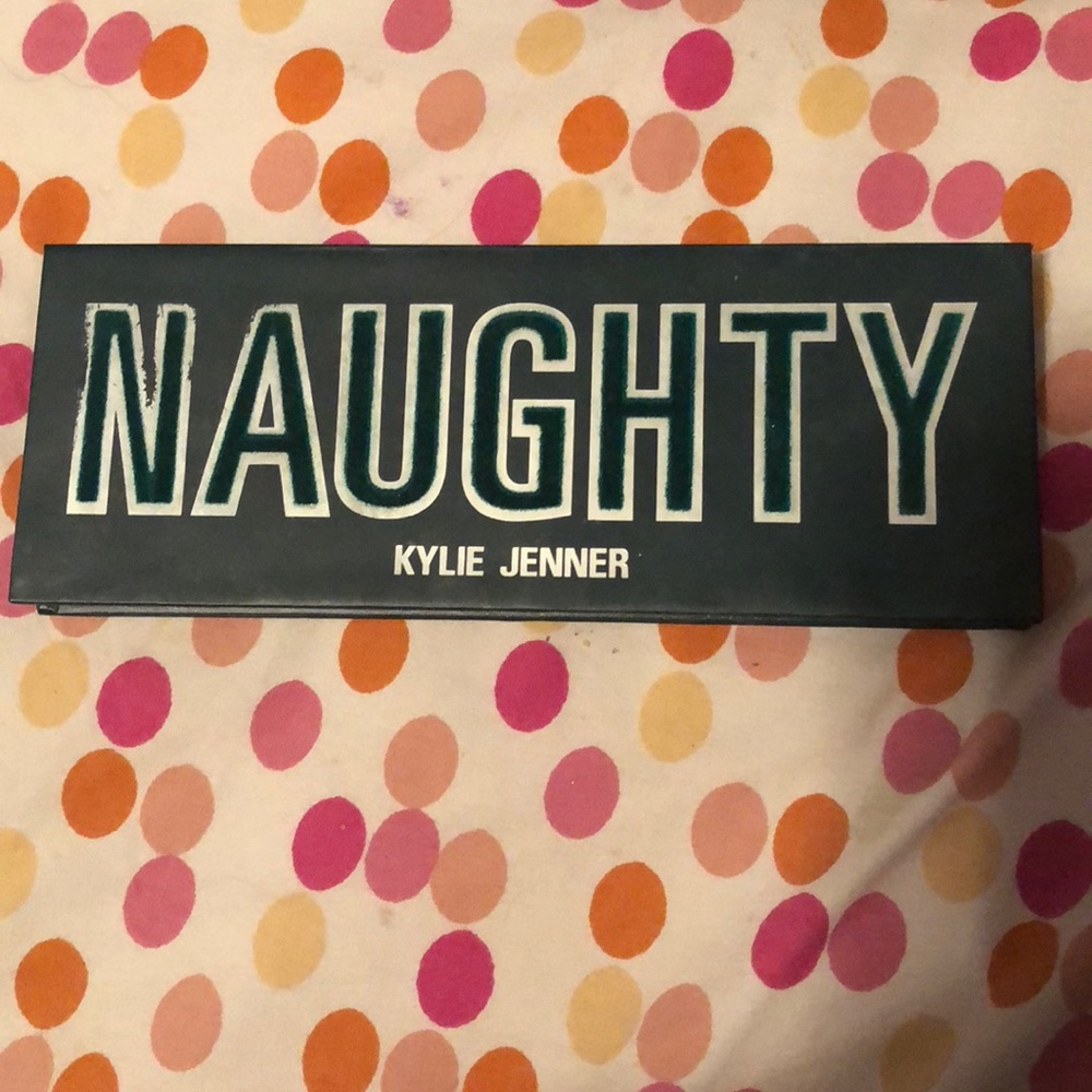Kylie cosmetics Naughty palette
